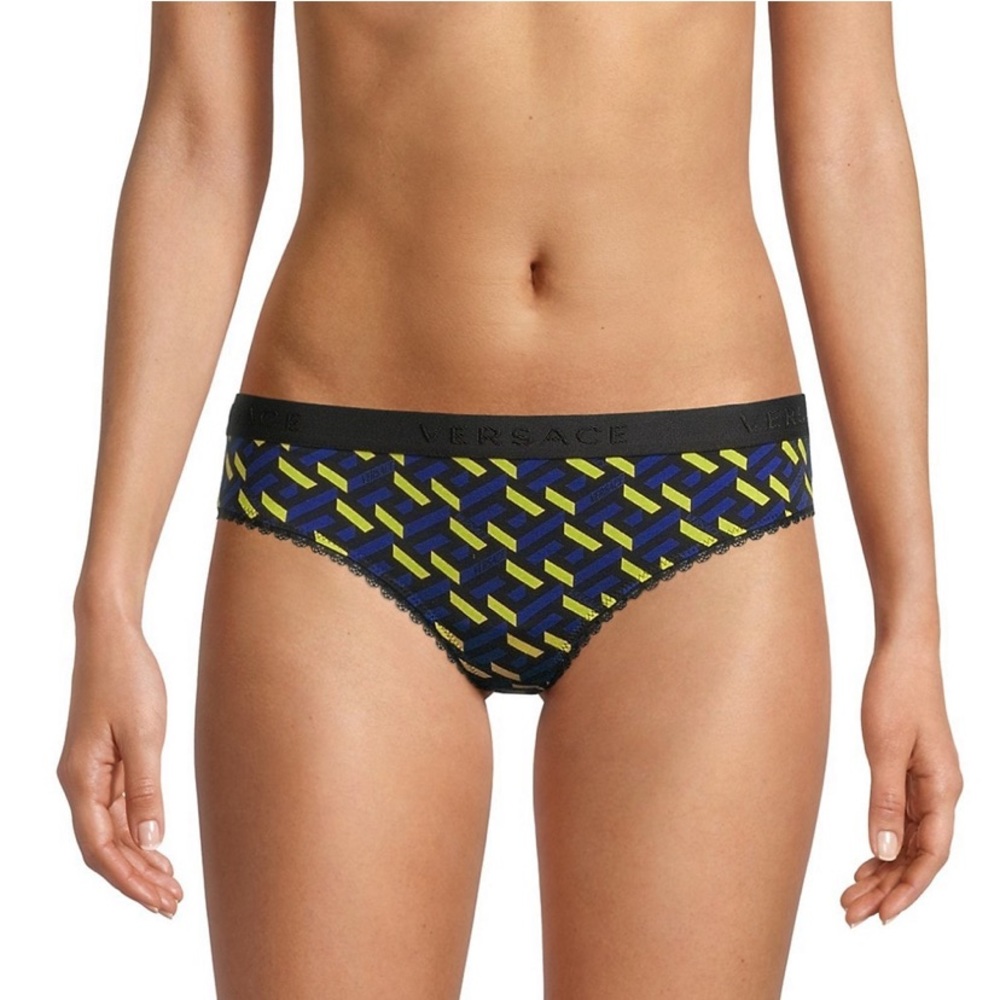 Versace “La Greca” bra and brief set. - Picture 6 of 9